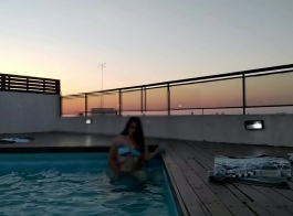 Swimming Pool Mein Nahate Hue Sexy Video